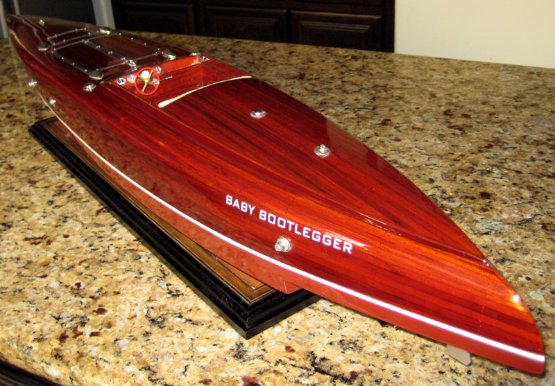 http://www.modelshipmaster.com/products/Chris_Craft/baby/baby_bootlegger%200310%20(2).jpg