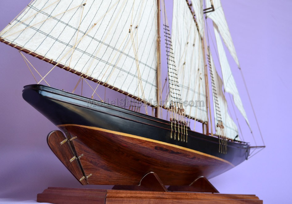 Model Sailboat Bluenose