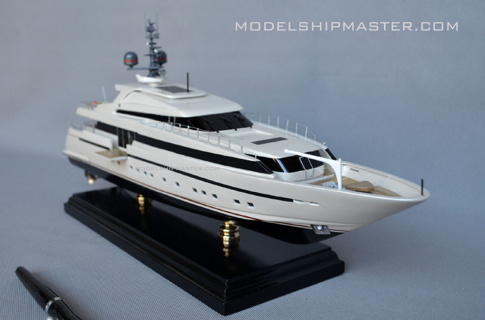 yacht Liliya