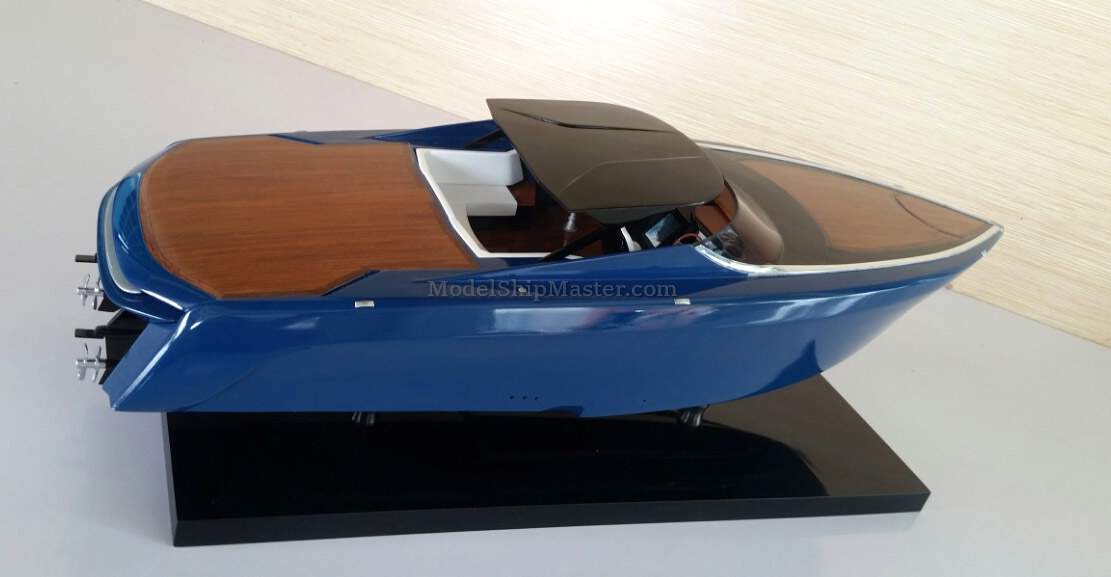 ASTON MARTIN Powerboat Model