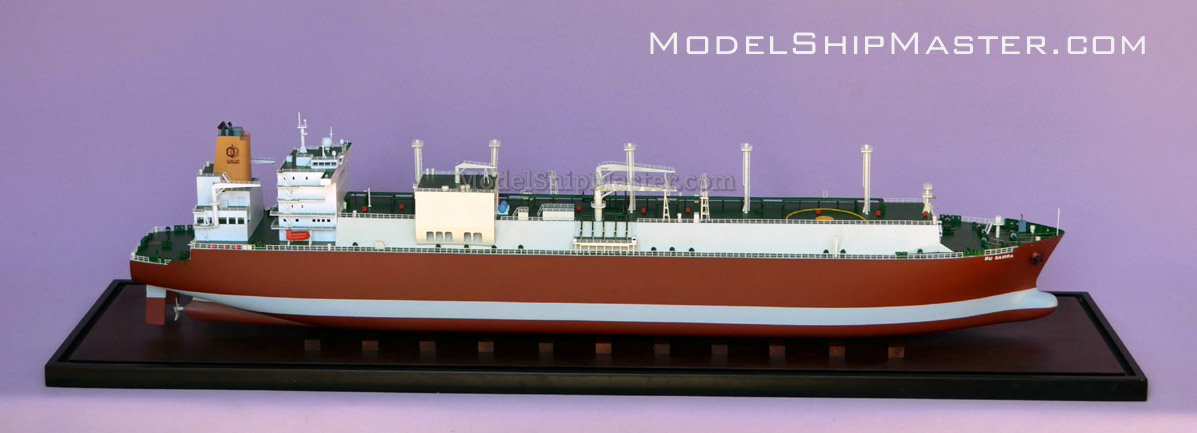 Q Max ship